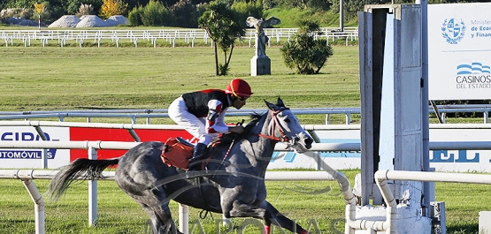 Viernes 19 de abril de 2024 - Hipódromo Nacional de Maroñas